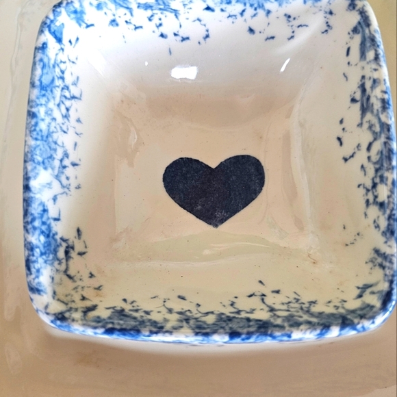 Vintage Blue And White heart serving bowl - Picture 3 of 4